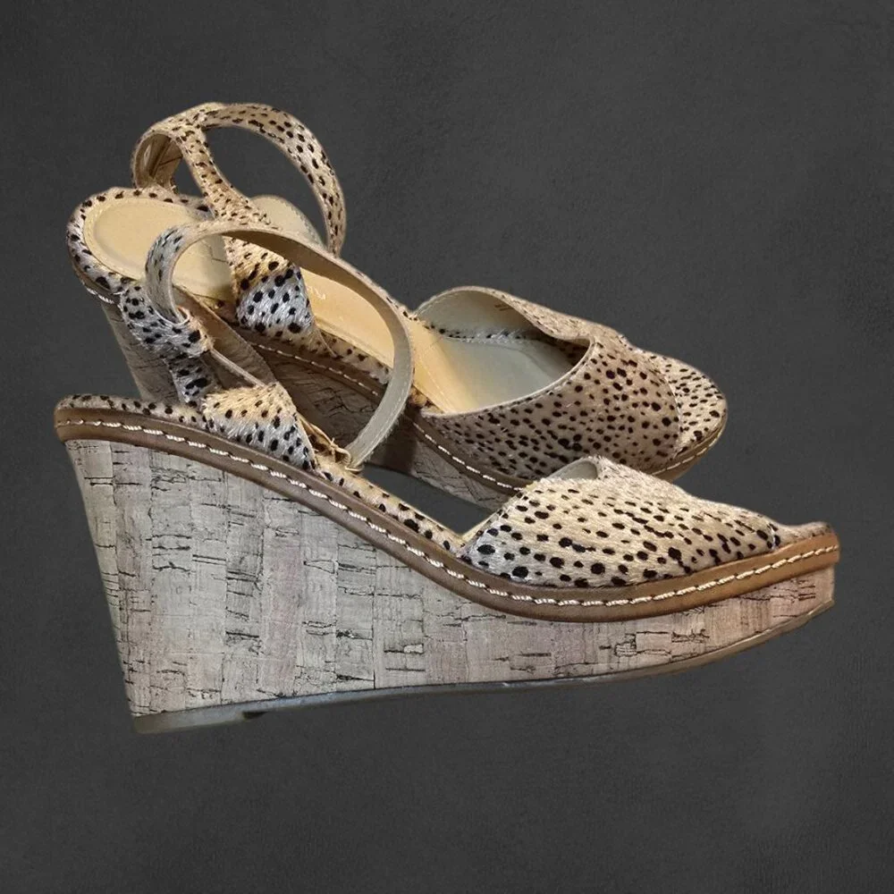 Leopard Print Wedge Peep Toe CL by LAUNDRY Sandal sz 8.5/9